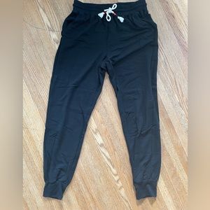 Sundry brand black joggers size 2 (in Sundry brand fits like a Medium)